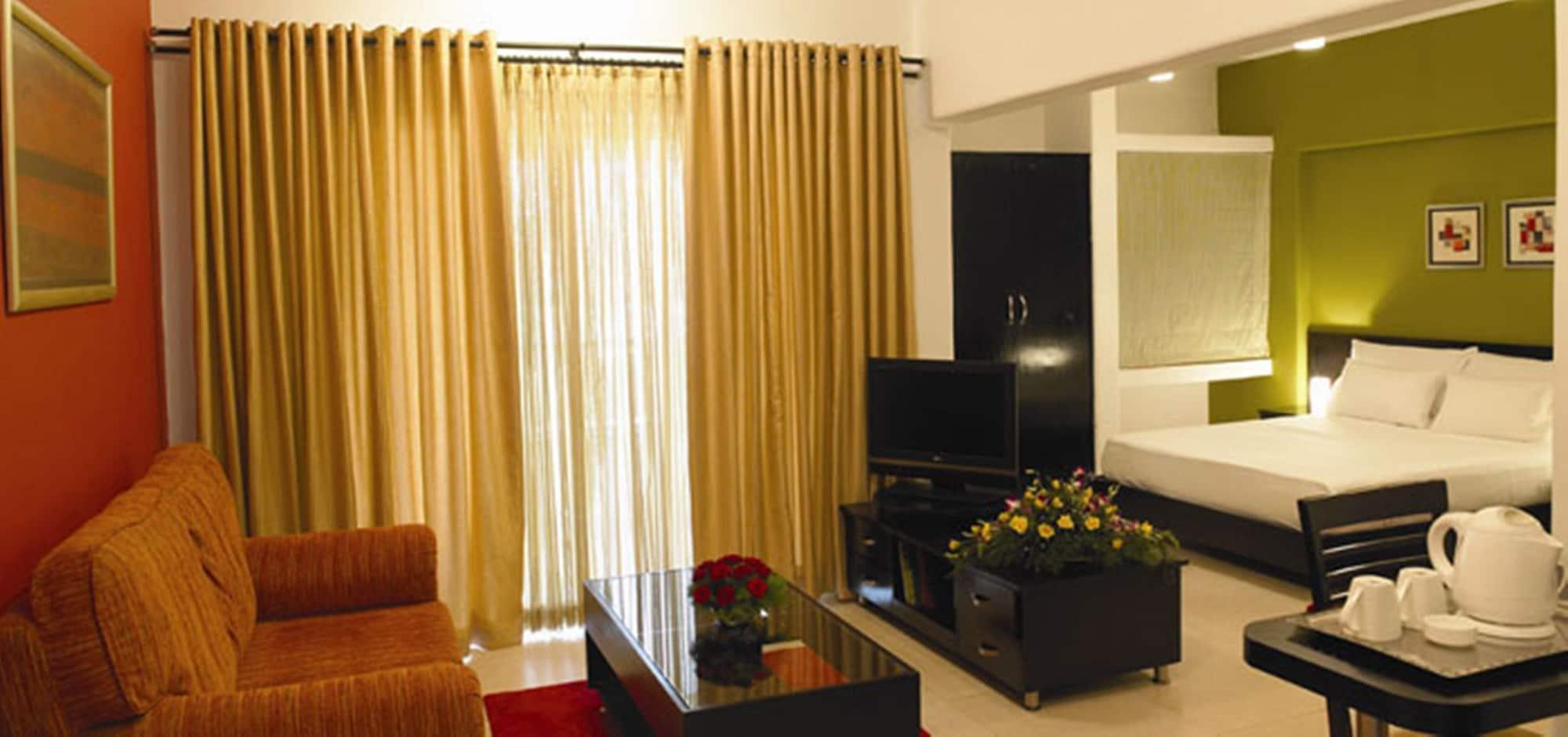รอยัล ออร์คิด โกลเดน สวีท ปูเน่ Hotel ภายนอก รูปภาพ