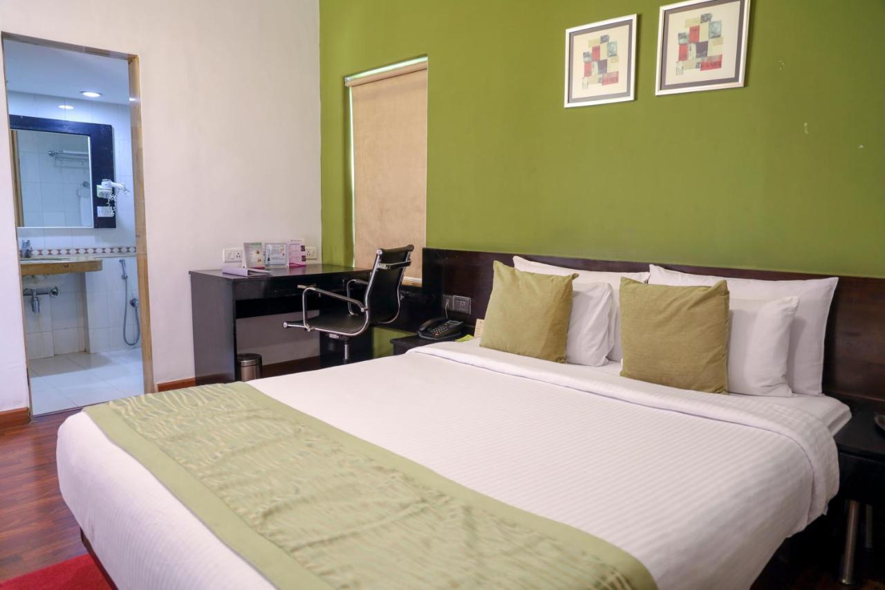 รอยัล ออร์คิด โกลเดน สวีท ปูเน่ Hotel ภายนอก รูปภาพ