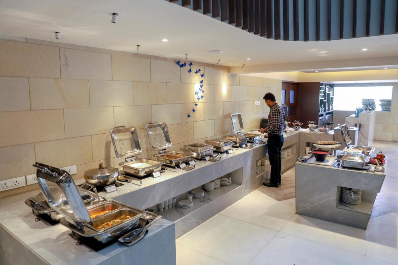รอยัล ออร์คิด โกลเดน สวีท ปูเน่ Hotel ภายนอก รูปภาพ